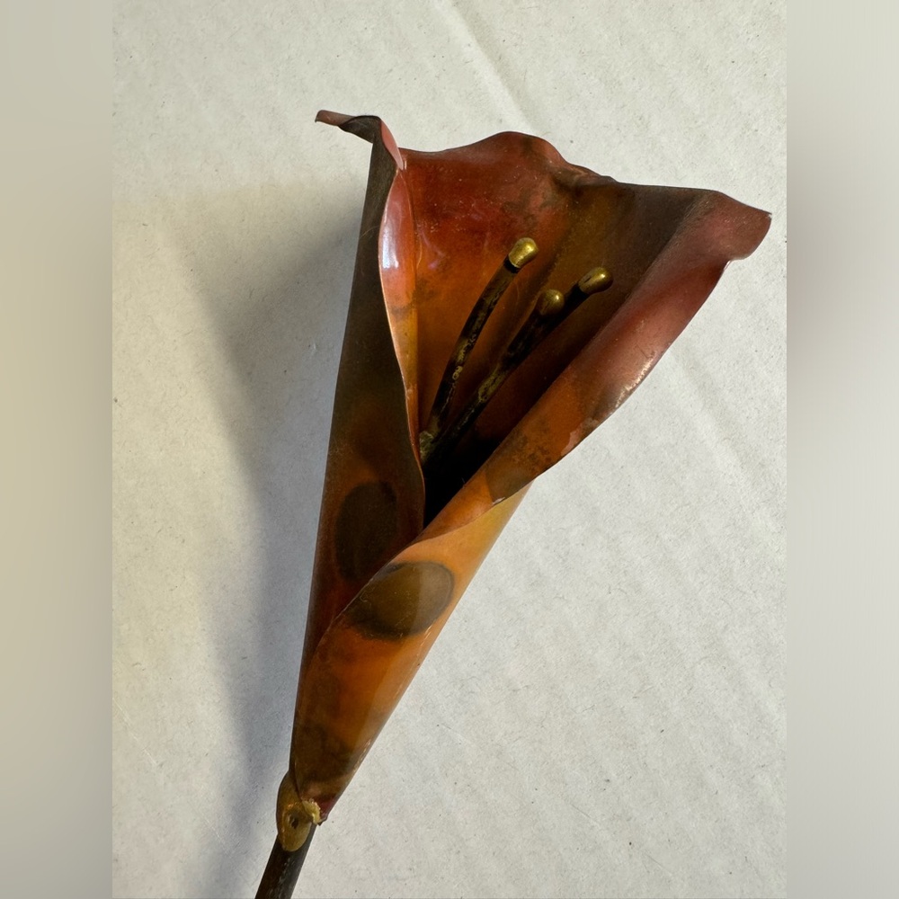 Vtg. 2 Forged copper and brass callalily sculpture wall hanging - Picture 4 of 14